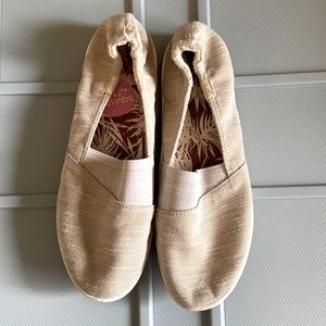 Roxy slip on canvas shoes with memory foam